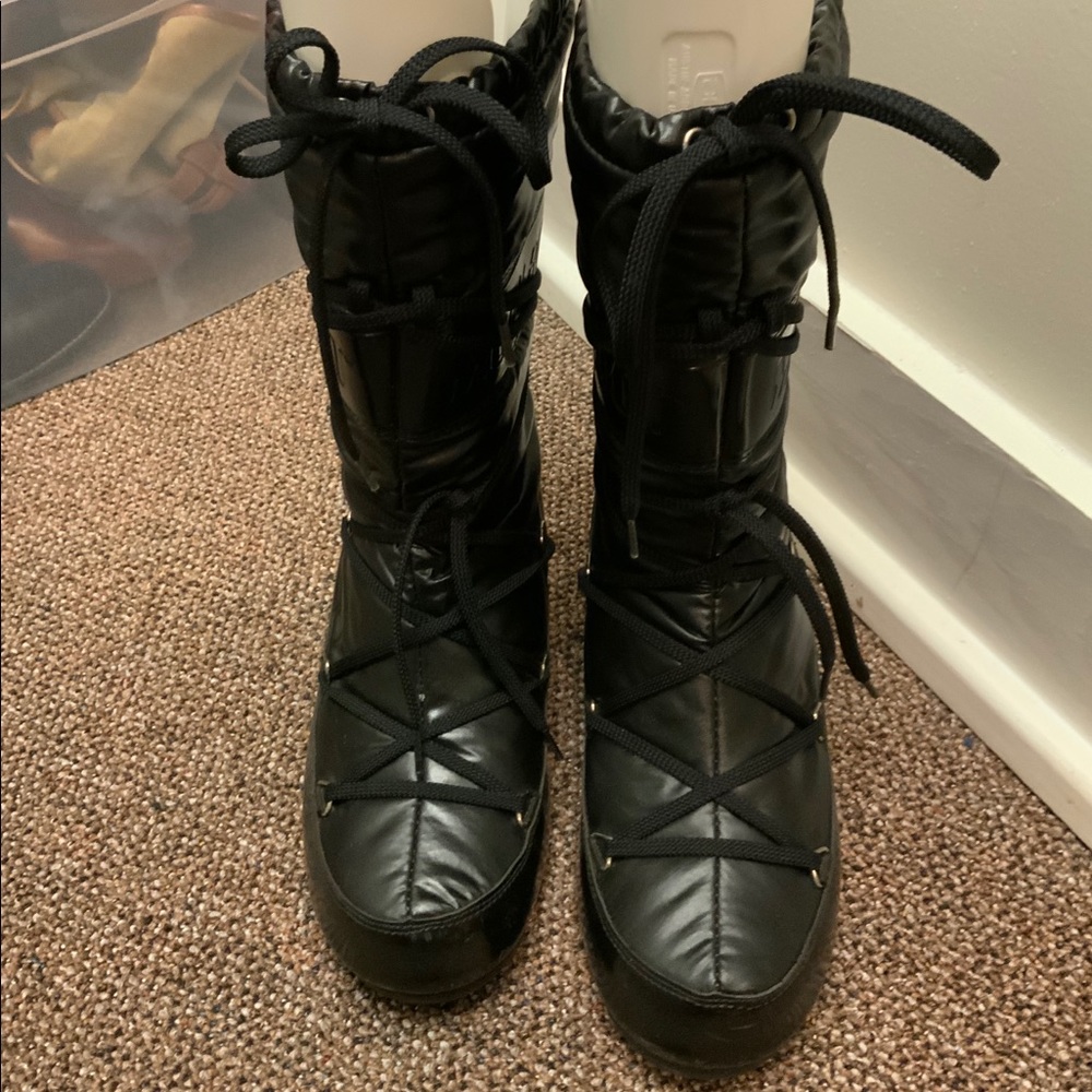 Moon boots